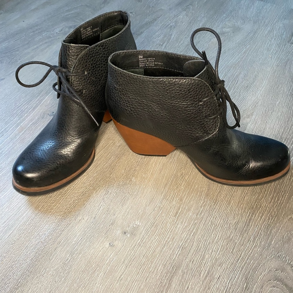 Korks by Kork-Ease Women's Leather
Block Heel Roana Ankle Boots Size 9 - Picture 3 of 6